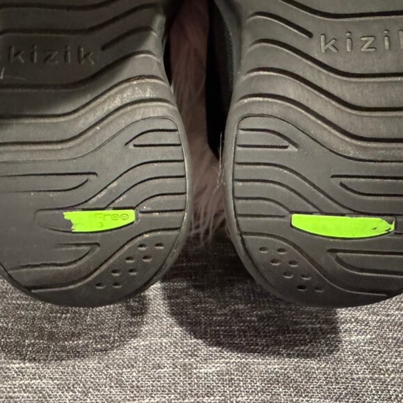 Kizik Athens Blackout Black Sneakers – Women’s 8.5 – Great Condition - Picture 5 of 6